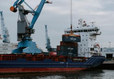 الشحن البحري